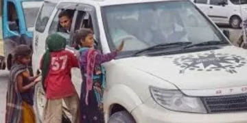 جنوبی کشمیر میں غیر مقامی بکھاروں کی فوج نے لوگوں کا جینا دوبھر کردیا