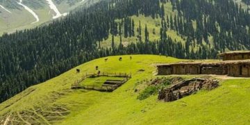 مہو منگت میں بین الاقوامی سیاحوں کی آمد نیک شگون‘