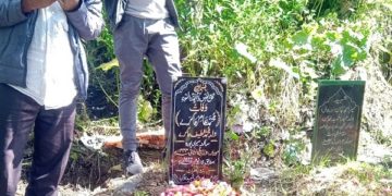 حیدر پورہ انکاونٹر :20ماہ کے بعد مہلوک کے اہل خانہ کو قبر پر فاتحہ خوانی کی اجازت