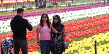 نئے منصوبوں نے جموں و کشمیر میں سیاحت کی صورت کیسے بدل دی؟