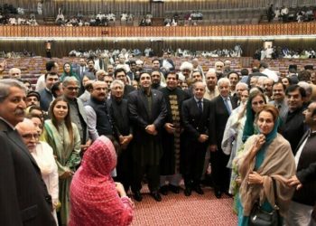 پاکستان میں قومی اسمبلی تحلیل، نوے دنوں میں عام انتخابات