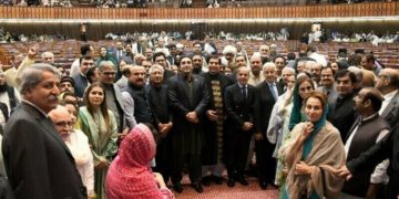 پاکستان میں قومی اسمبلی تحلیل، نوے دنوں میں عام انتخابات