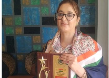 کشمیر کی سکھ خاتو ن جگمیت کور بالی جو اقلیتوں کے کاز کیلئے سرگرم ہیں