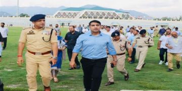 ڈی سی سرینگر نے یوم آزادی کی تقریبات کے انتظامات کا جائیزہ لینے کیلئے بخشی اسٹیڈیم کا دورہ کیا