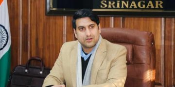 ایل جی سنہا یوم آزادی پر بخشی اسٹیڈیم میں ترنگا لہرائیں گے۔ڈی سی سری نگر