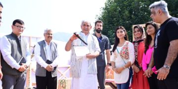 نئی فلم پالیسی کے آغاز کے بعد جموں و کشمیر میں 300 سے زیادہ فلموں شوٹنگ ہوئی۔ منوج سنہا