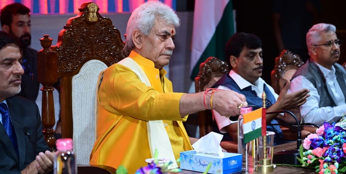 لیفٹیننٹ گورنر نے بڈگام کے مختلف ترقیاتی منصوبوں کااِفتتاح کیا اور سنگ بنیاد رکھا