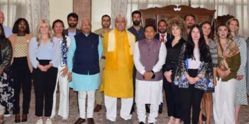 لیفٹیننٹ گورنر نے ہندوستان کا دورہ کرنے والے 9ممالک کے نوجوانوں سے اِستفساری گفتگو کی
