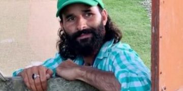 کعبہ کی دنیا کی سب سے چھوٹی پینٹنگ بنانے والے کشمیر کے مدثر ڈار سےملیں