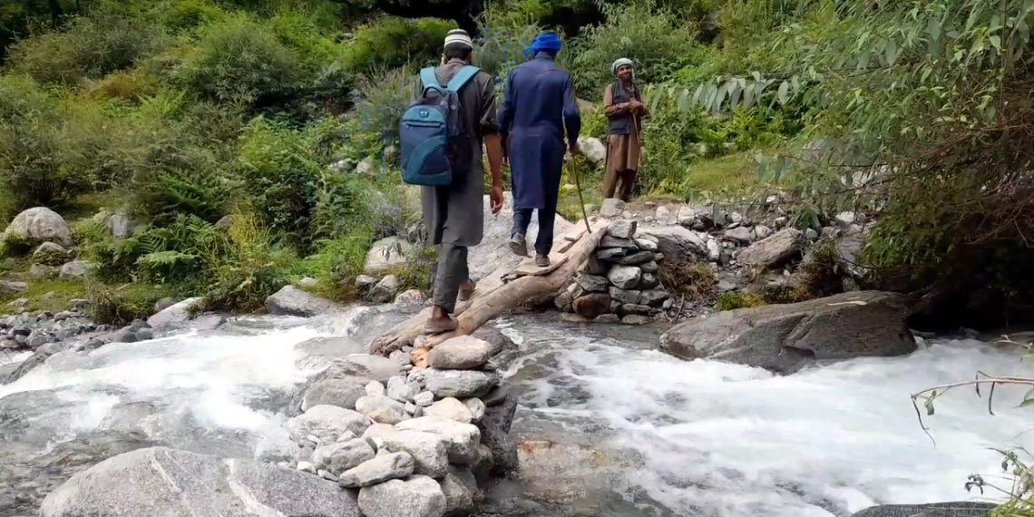 گاؤں ’’داسا ‘‘ بنیادی سہولیات محروم