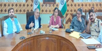 کمشنر برائے معذوری نے کپواڑہ میں معذوروں پر ضلعی جائزہ میٹنگ کی قیادت کی