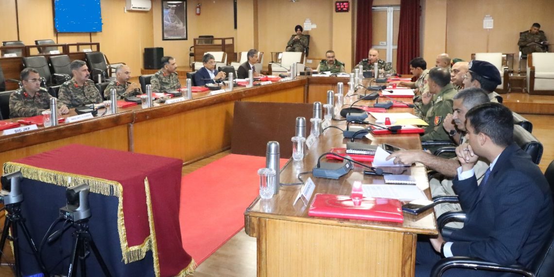 فوج کے چنار کور کمانڈر اور جموں کشمیر پولیس سربراہ کی صدارت میں مشتر کہ سیکورٹی میٹنگ