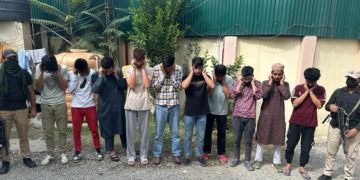 جامع مسجد کے باہر امن کا ماحول خراب کرنے کی کوشش کرنے والے 10 افراد گرفتار:پولیس