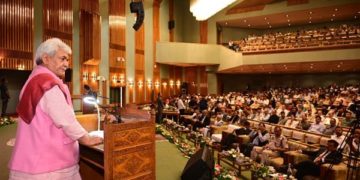 جموںو کشمیر کے 7000 اسکولوں کی اپ گریڈیشن کیلئے فنڈز فراہم کیے جائیں گے۔ایل جی سنہا
