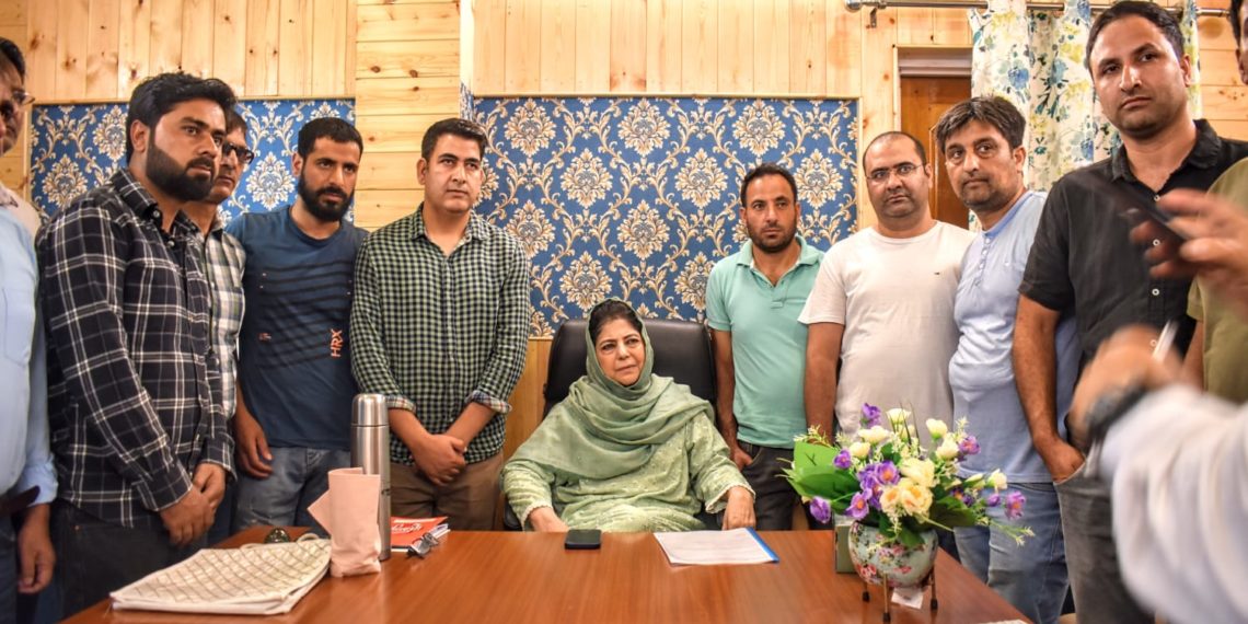 سیلف ہیلپ گروپس سے وابستہ ہزاروں تعلیم یافتہ نوجوان بے روز گار ہوئے ہیں:محبوبہ مفتی