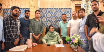 سیلف ہیلپ گروپس سے وابستہ ہزاروں تعلیم یافتہ نوجوان بے روز گار ہوئے ہیں:محبوبہ مفتی