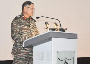 پاکستان کو جموں وکشمیر کا امن راس نہیں آرہا ، مسلسل ملی ٹینٹوں کو اس طرف بھیج رہا ہے :نادرن کمانڈر