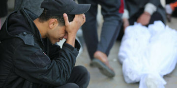 اسرائیل کی غزہ میں عمارت پر بمباری، ایک ہی خاندان کے 76 افرادہلاک