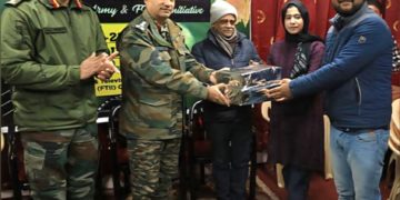 بھارتی فوج نے جدید اسمارٹ فون فلم میکنگ کورس کے ذریعے 40 کشمیری نوجوانوں کو بااختیار بنایا