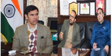 ڈل بستیوں کی ماحولیاتی ترقی:صوبائی کمشنر کشمیر نے منصوبوں کی تکمیل کا جائزہ لیا