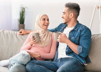 ازدواجی زندگی میں بات چیت ضروری ہے