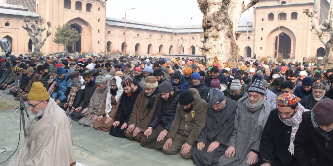 کشمیر میں خشک سالی سے نجات کے لئے نماز استسقا کا اہتمام