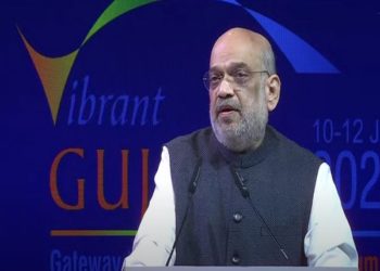 گجراتی صنعت کار کشمیر میں زیادہ سے زیادہ سرمایہ کاری کریں۔ امت شاہ