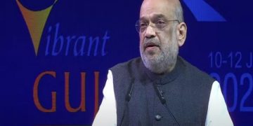 گجراتی صنعت کار کشمیر میں زیادہ سے زیادہ سرمایہ کاری کریں۔ امت شاہ