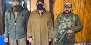 بارہ مولہ پولیس نے شادی کا جھانسہ دے کر رقم اینٹھ لینے والے جعلساز کو حراست میں لیا
