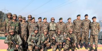فوج کی شمالی کمان کے سربراہ کا پونچھ سیکٹر کا دورہ، آپریشنل تیاریوں کا جائزہ لیا