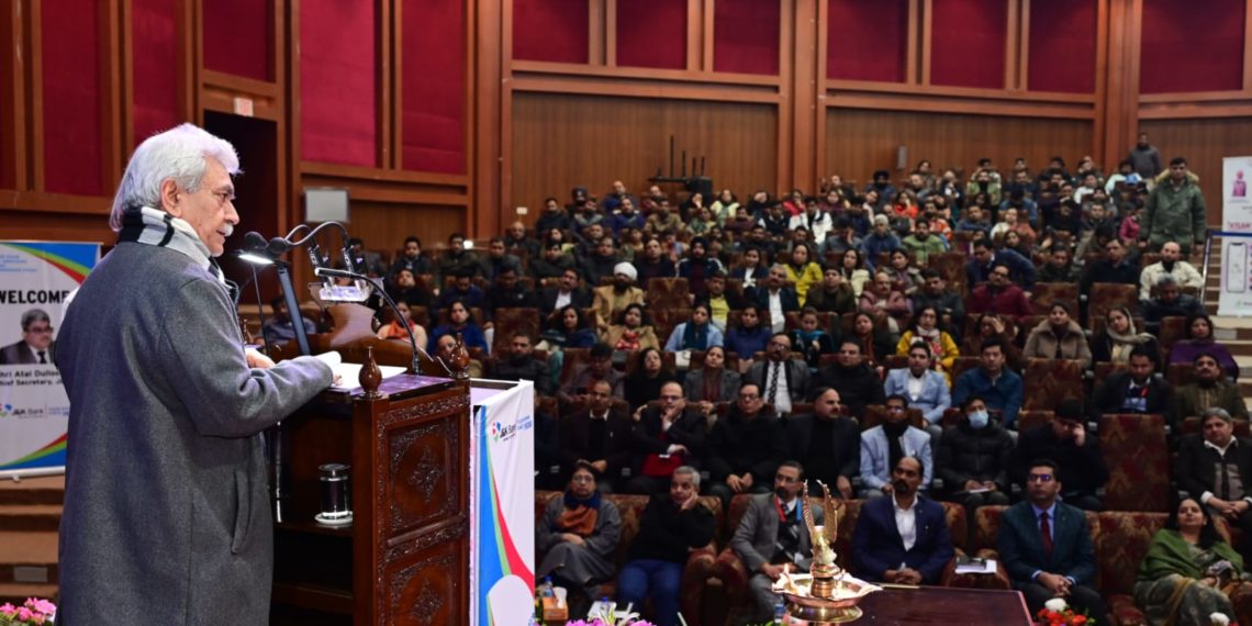  نئے یونٹس اور اسٹارٹ اپس کے قیام کے لیے  جے اینڈ کے بینک 1384 کروڑ روپے فراہم کرے گا: منوج سنہا