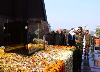 لیفٹیننٹ گورنر منوج سنہا نے جموں میں بلیدان استمبھ پر خراج عقدیت پیش کی