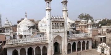 گیانواپی کے تہہ خانے میں پوجا کی نظم کرنے کی ہدایت