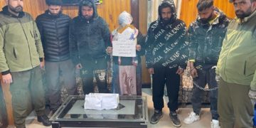 بارہمولہ میں خاتون سمیت 5 منشیات فروشوں ،ممنوعہ اشیاء برآمد