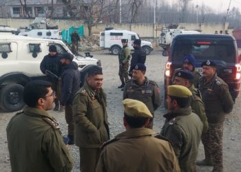 آئی جی پی کشمیر کا اونتی پورہ  کا دورہ؛پولیس ارار ں کاجامع معائنہ