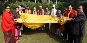وزیر اعظم مودی نےخواجہ معین الدین چشتی کے 812 ویں عرس پر پیش کی جانے والی چادر سونپی