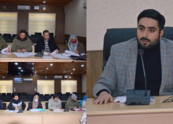 ضلع ترقیاتی کمشنر بڈگام نے ریونیو کے کام کاج کا جائزہ لیا