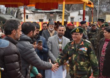 فوج کے وائٹ نائٹ کور کمانڈر کا دورہ پونچھ اور راجوری ،سیکورٹی صورتحال کا جائزہ لیا 