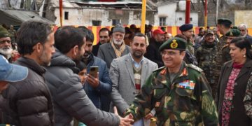 فوج کے وائٹ نائٹ کور کمانڈر کا دورہ پونچھ اور راجوری ،سیکورٹی صورتحال کا جائزہ لیا 