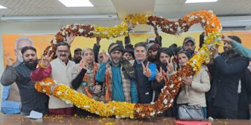نیشنل کانفرنس، پی ڈی پی اور کانگریس کے سینئر لیڈران بھاجپا میں شامل ہو رہے ہیں: رویندر رینا