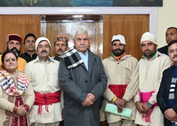 پڈاری قبیلہ کے 20 رُکنی وفدکی لیفٹیننٹ گورنر سے ملاقات