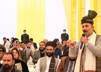 لیفٹیننٹ گورنر نے راج بھون میں پہاڑی کمیونٹی کے 120 رُکنی وفد سے بات چیت کی