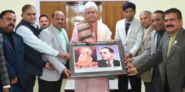 گوسوامی گورو نابھاداس سماج کلیان پریشد اور گوجر بکروال کانفرنس کے وفود کی لیفٹیننٹ گورنر سے ملاقات