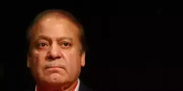 لمحے کا فیصلہ:نواز نے چوتھی بار وزارت عظمیٰ کی دوڑ ختم کردی