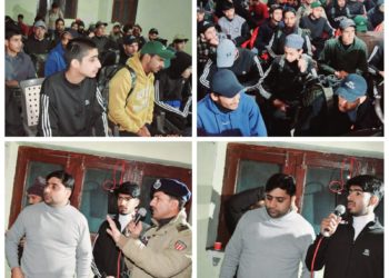 بھارت درشن اسٹڈی ٹور کیلئے  وادی کشمیر کے طلباء کاوفد روانہ