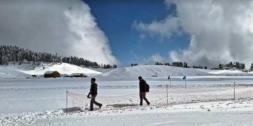 کشمیر میں موسم میں بہتری، گلمرگ میں شبانہ درجہ حرارت منفی9.4 ڈگری سینٹی گریڈ ریکارڈ