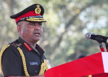 جموں کشمیر میں زمینی صورتحال کافی بہتر لیکن بھارت پراکسی جنگ کا برسوں سے مقابلہ کر رہا ہے:فوجی سربراہ