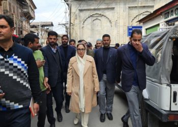ڈاکٹر درخشاں اندرابی نے تاریخی پتھر مسجد کمپلیکس کا دورہ کیا