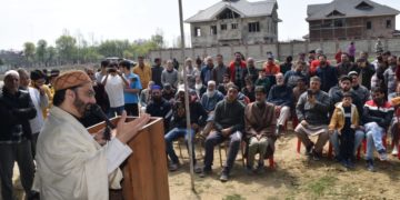 مساجد تک خواتین کی رسائی کے بغیرمعاشرے میں حقیقی تبدیلی ناممکن:میر واعظ عمر فاروق