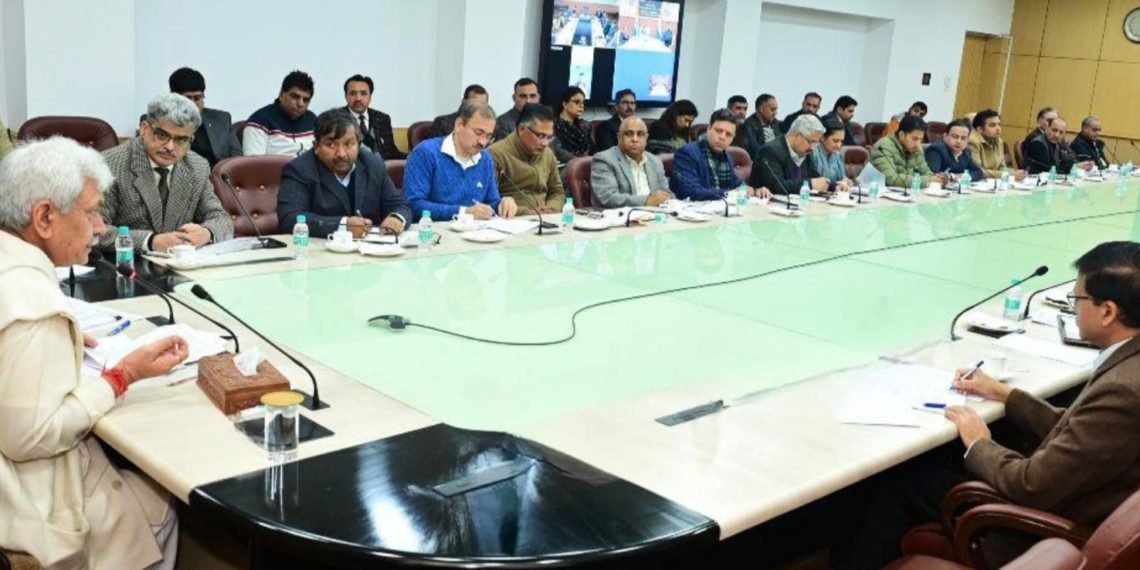 جموںو کشمیرکے حکام دستیاب فنڈز کا100فیصد استعمال کو یقینی بنائیں:لیفٹیننٹ گورنر